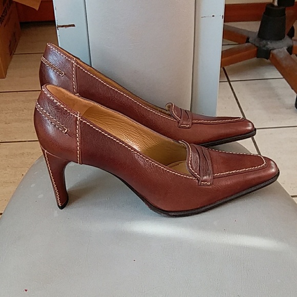 Gorgeous classy authentic Charles Jourdan shoes - Picture 5 of 8